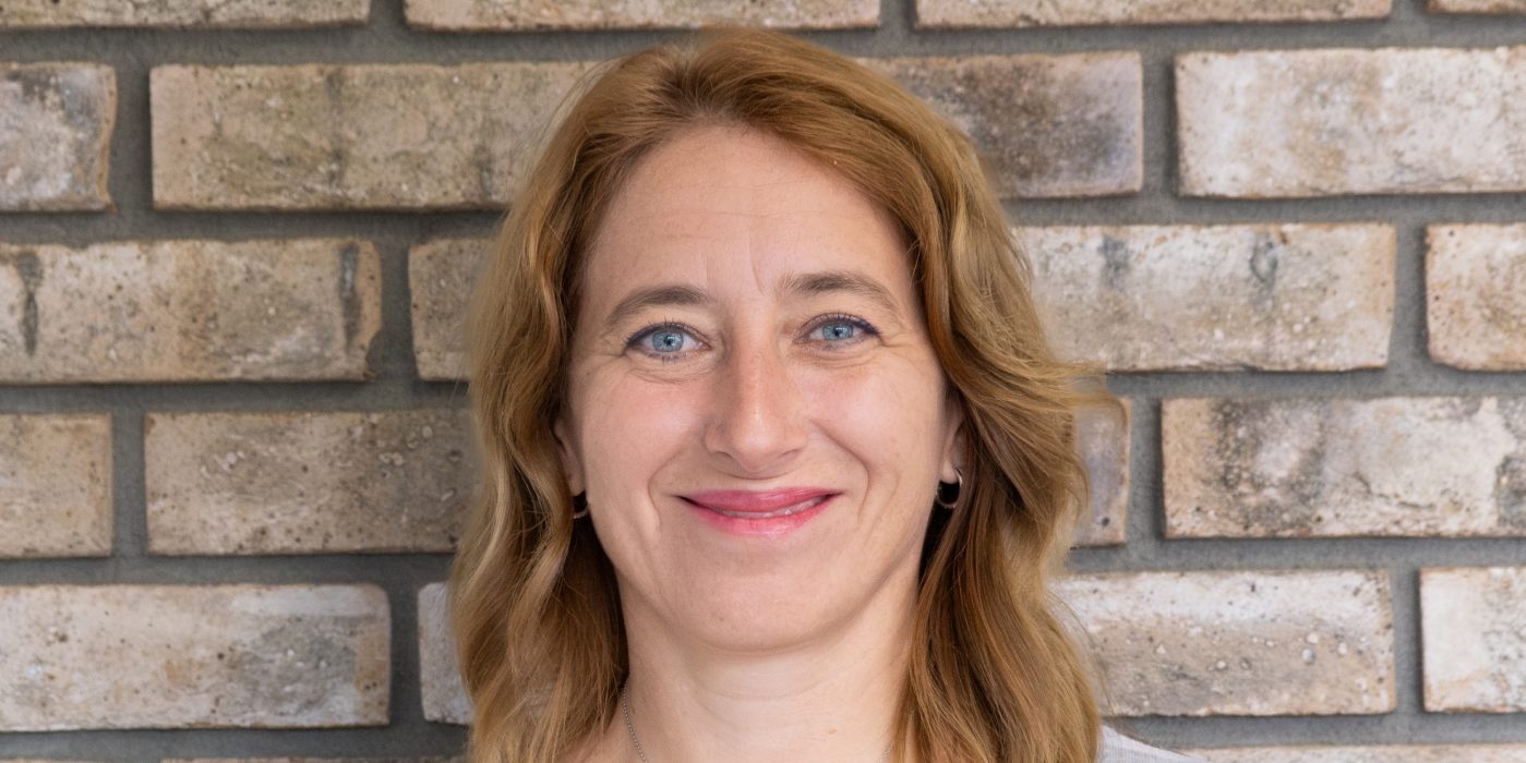 Doprava fasády Terca a dlažby Penter